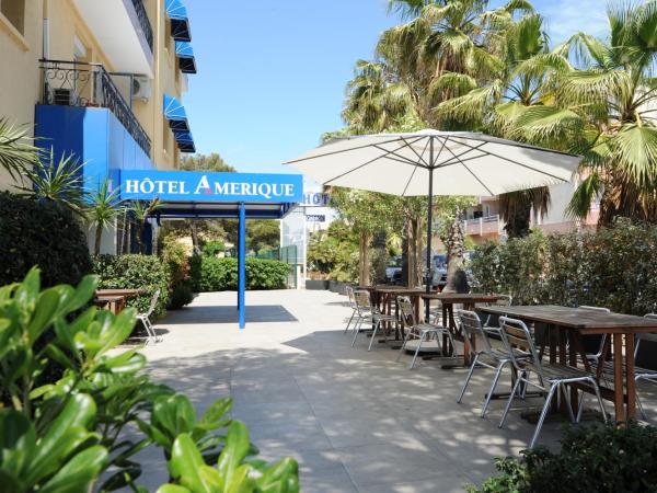 Amerique Hotel Palavas - Piscine - Plage : photo 2 de la chambre chambre double ou lits jumeaux supérieure avec vue sur ville