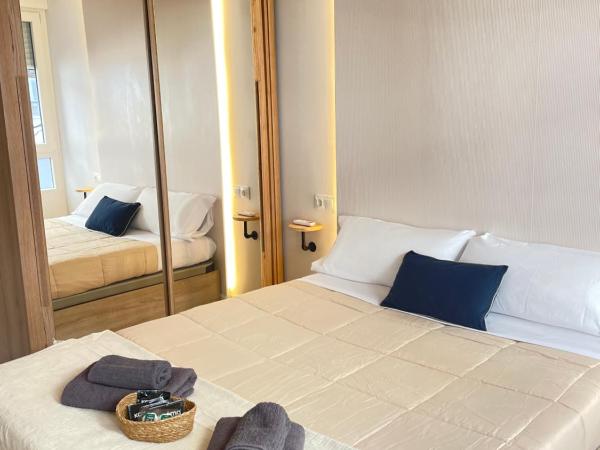 Annamaria B&B Alicante Centro : photo 1 de la chambre chambre double avec salle de bains privative