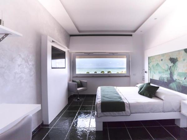 La Madegra Seasuite : photo 4 de la chambre chambre double deluxe - vue sur mer