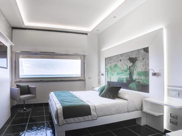 La Madegra Seasuite : photo 7 de la chambre chambre double deluxe - vue sur mer