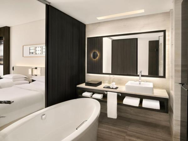 Sheraton Grand Hotel, Dubai : photo 7 de la chambre chambre deluxe avec lit(s) simple(s) ou lit(s) jumeau(x)