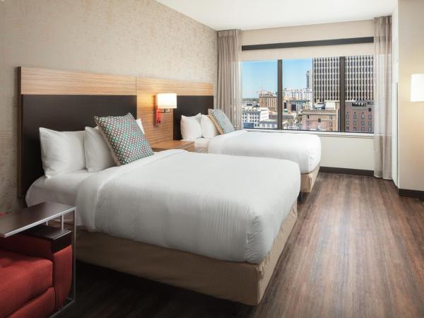 TownePlace Suites by Marriott New Orleans Downtown/Canal Street : photo 1 de la chambre studio avec 2 lits queen-size