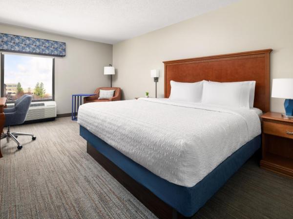 Hampton Inn Memphis-Walnut Grove/Baptist East : photo 2 de la chambre chambre lit king-size deluxe - non-fumeurs 