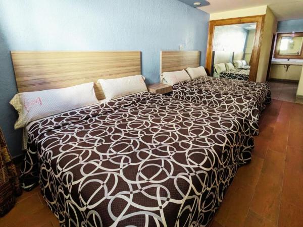 Hotel Plaza San Juan : photo 3 de la chambre chambre lits jumeaux