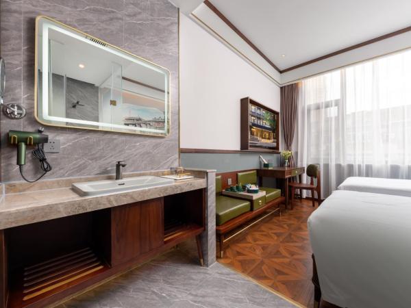 Time Traveller Boutique Hotel -Near Chengdu Wide narrow lane, People's Park, Chengdu Panda Base, 10 minutes walk to subway , Eat chaffy dish, Free night snack, Free laundry, English communication well, Free travel advice : photo 2 de la chambre chambre lits jumeaux supérieure