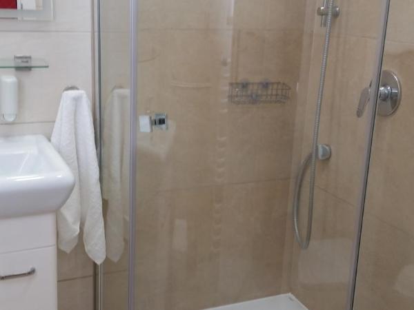 Sopot Roza Apartments : photo 3 de la chambre chambre double standard avec salle de bains commune