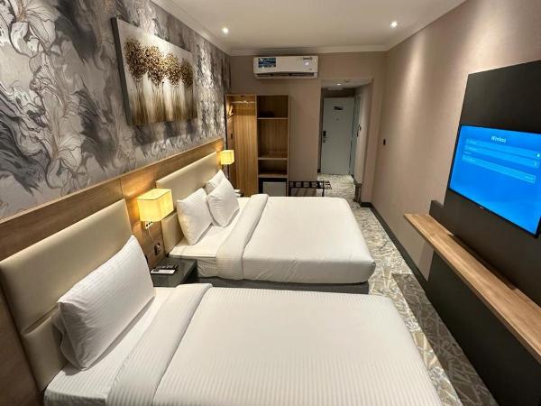 SKY PARK HOTEL : photo 3 de la chambre chambre familiale standard