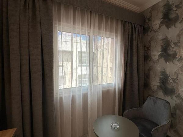 SKY PARK HOTEL : photo 4 de la chambre suite