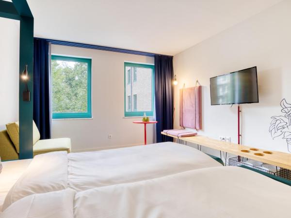 B&B HOTEL Brussels Centre Louise : photo 2 de la chambre chambre triple