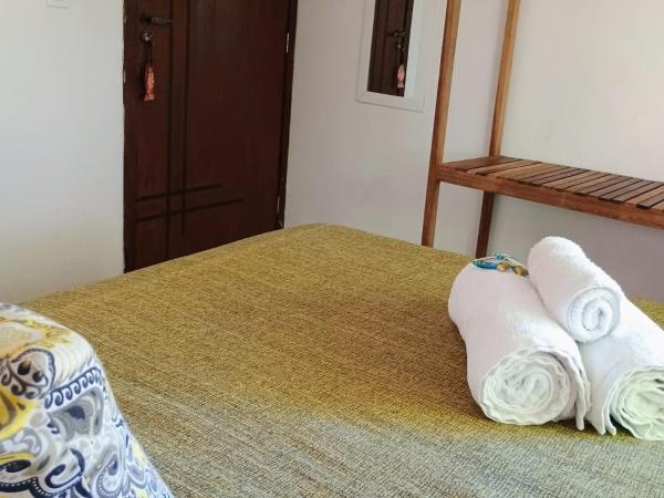 Namorada Brava Guest House : photo 5 de la chambre chambre double avec salle de bains privative