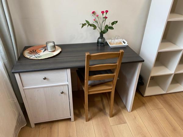 PINI HOSTEL - Przytulne pokoje w centrum Krakowa : photo 4 de la chambre chambre triple avec salle de bains privative