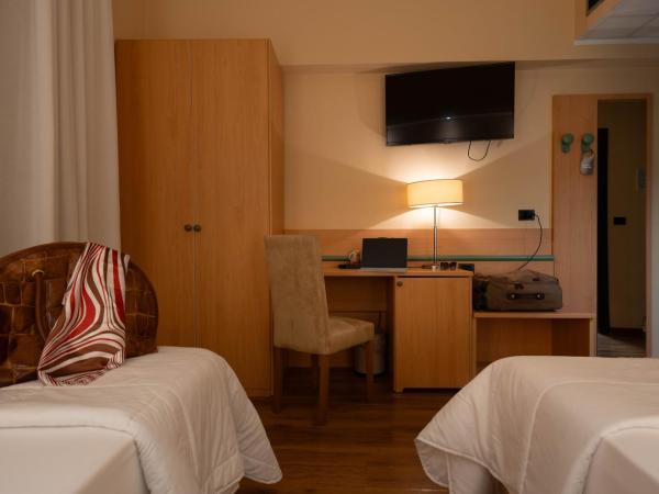 Hotel Iris : photo 2 de la chambre chambre double ou lits jumeaux