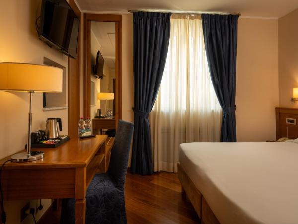 Hotel Iris : photo 5 de la chambre chambre double ou lits jumeaux supérieure