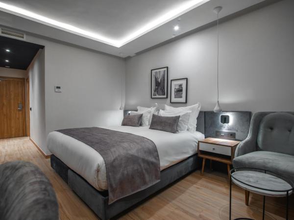 Dominium Palace : photo 3 de la chambre chambre standard - vue sur piscine