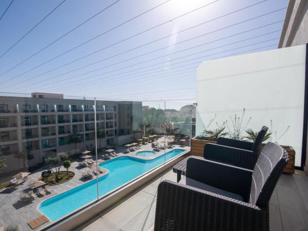Dominium Palace : photo 1 de la chambre chambre de luxe - vue sur piscine
