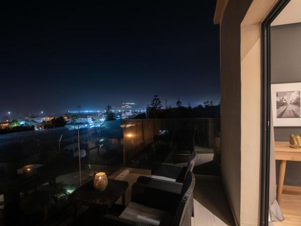 Dominium Palace : photo 6 de la chambre chambre deluxe - vue partielle sur mer