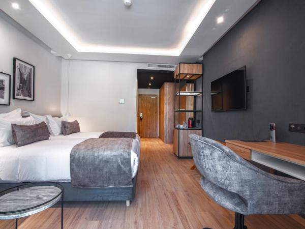 Dominium Palace : photo 4 de la chambre chambre deluxe - vue partielle sur mer