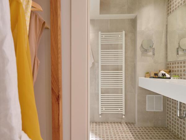 Mirivili Rooms & Suites : photo 5 de la chambre chambre double standard