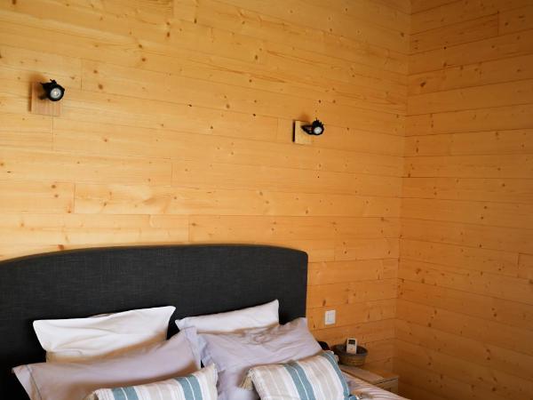 Le Domaine de La Tour des Vents : photo 7 de la chambre chambre quadruple avec terrasse