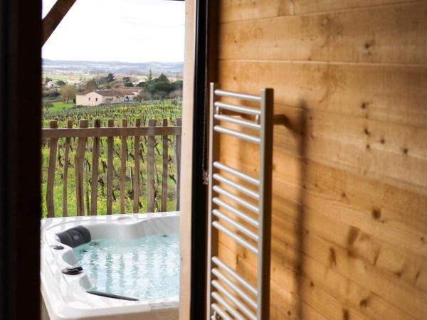 Le Domaine de La Tour des Vents : photo 4 de la chambre chambre double avec terrasse