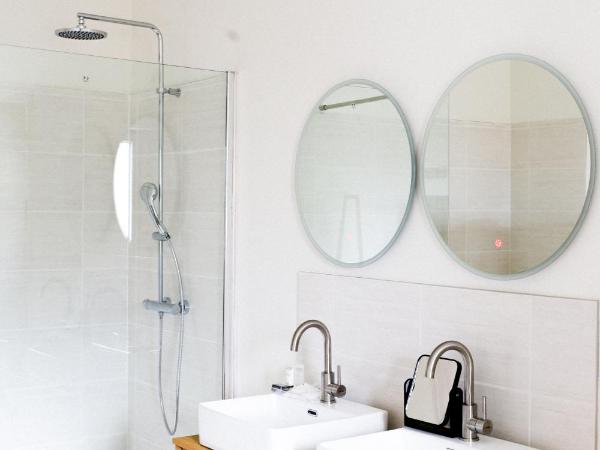 Le Domaine de La Tour des Vents : photo 9 de la chambre chambre double - vue sur jardin