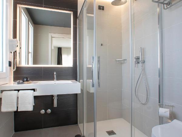 Hotel Sayonara : photo 1 de la chambre chambre double deluxe - vue latérale sur mer