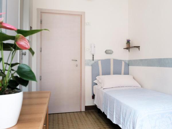 Hotel Cheri : photo 2 de la chambre chambre simple