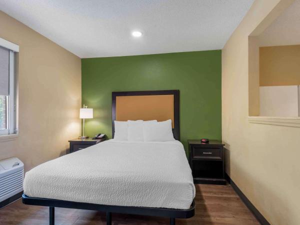 Extended Stay America Select Suites - Charlotte - Tyvola Rd - Executive Park : photo 1 de la chambre studio avec 2 lits queen-size - non-fumeurs