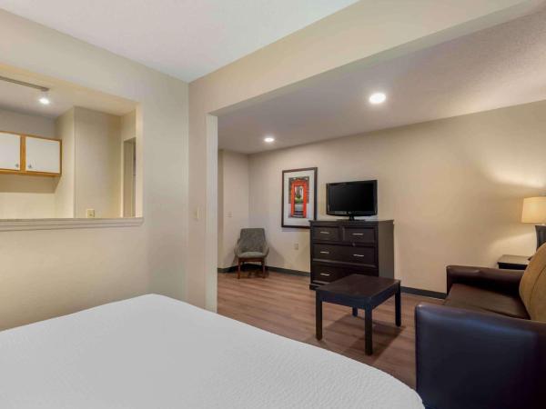 Extended Stay America Select Suites - Charlotte - Tyvola Rd - Executive Park : photo 3 de la chambre studio de luxe avec 1 lit queen-size - non-fumeurs