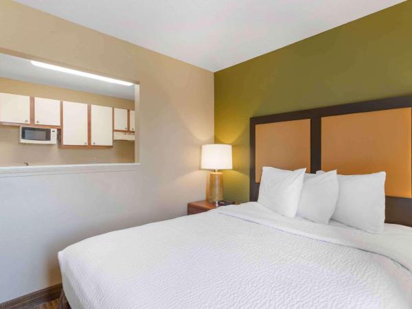 Extended Stay America Select Suites - Memphis - Cordova : photo 1 de la chambre studio de luxe avec 1 lit queen-size - non-fumeurs