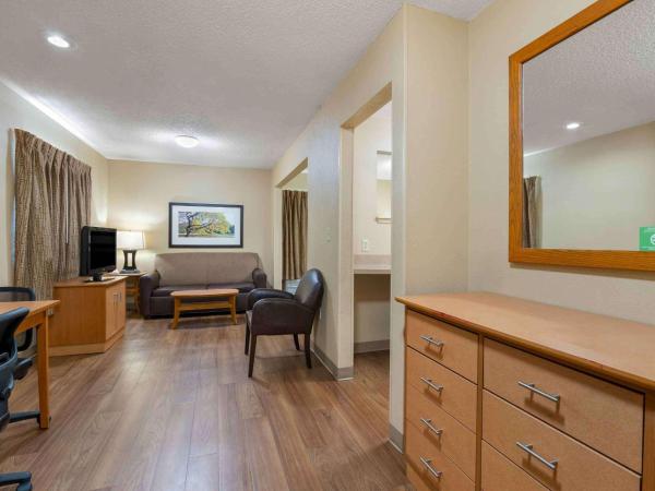 Extended Stay America Suites - Houston - Northwest - Hwy 290 - Hollister : photo 3 de la chambre studio de luxe avec 1 lit queen-size - non-fumeurs