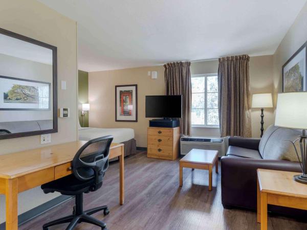 Extended Stay America Suites - Phoenix - Biltmore : photo 3 de la chambre studio de luxe avec 1 lit queen-size - non-fumeurs