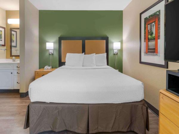 Extended Stay America Select Suites - Atlanta - Buckhead : photo 1 de la chambre studio de luxe avec 1 lit queen-size - non-fumeurs