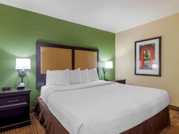 Extended Stay America Select Suites - Atlanta - Buckhead : photo 1 de la chambre studio de luxe avec 1 lit king-size - non-fumeurs