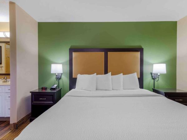 Extended Stay America Select Suites - Atlanta - Buckhead : photo 2 de la chambre studio de luxe avec 1 lit king-size - non-fumeurs