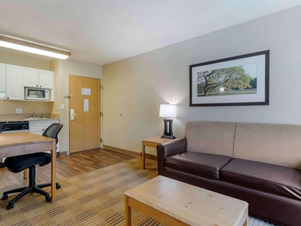 Extended Stay America Select Suites - Atlanta - Perimeter - Peachtree Dunwoody : photo 3 de la chambre studio de luxe avec 1 lit king-size - non-fumeurs