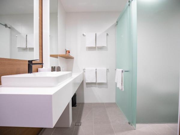 Novotel Brisbane South Bank : photo 3 de la chambre king 'n' room with pool access