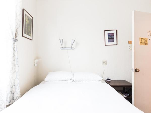 Green Tortoise Hostel : photo 4 de la chambre chambre standard avec salle de bains commune