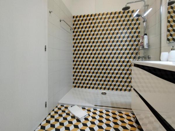 Casa Velha Guesthouse : photo 5 de la chambre chambre double avec salle de bains privative extérieure