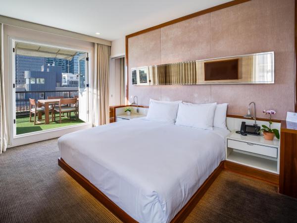 33 Seaport Hotel New York : photo 2 de la chambre hébergement premier lit king-size - côté rue - terrasse