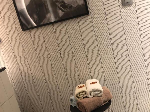 Selemo B&B - Business and leisure - guestroom with private entrance - ensuite bathroom - free parking : photo 8 de la chambre chambre double avec terrasse