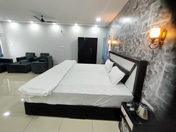 RESORT GOLDEN CAVE : photo 2 de la chambre suite deluxe avec lit king-size