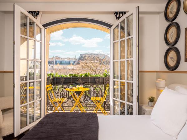 Solly Hôtel Paris : photo 2 de la chambre chambre double confort avec balcon - vue sur paris