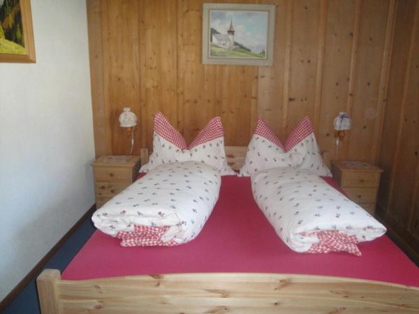 Pension Hof zur Stilli : photo 2 de la chambre chambre double avec salle de bains privative