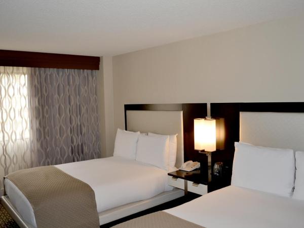 DoubleTree by Hilton Hotel Houston Hobby Airport : photo 1 de la chambre 2 double bed suite- non smoking