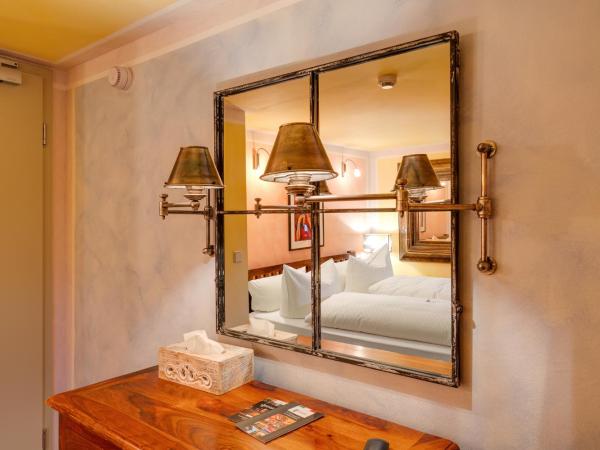 Ristorante e Pensione La Campagnola : photo 1 de la chambre chambre double avec salle de bains privative