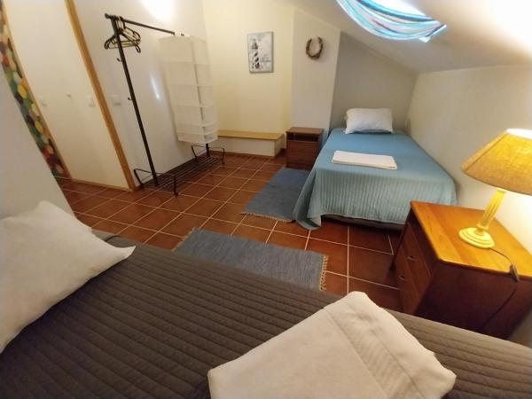Supertubos Beach Hostel : photo 3 de la chambre chambre quadruple