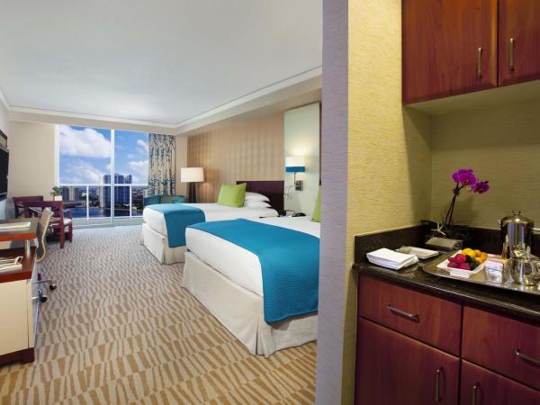 Trump International Beach Resort - Sunny Isles Beach : photo 2 de la chambre chambre de luxe avec 2 lits queen-size - vue sur baie