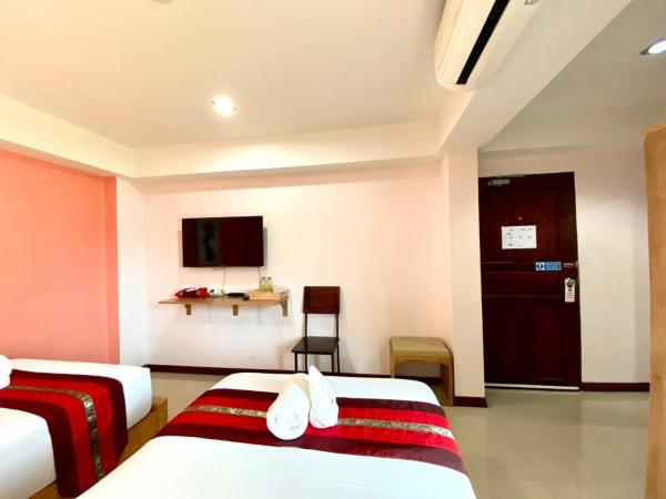 Chinda Boutique Hotel - SHA Certified : photo 4 de la chambre chambre lits jumeaux avec salle de bains privative