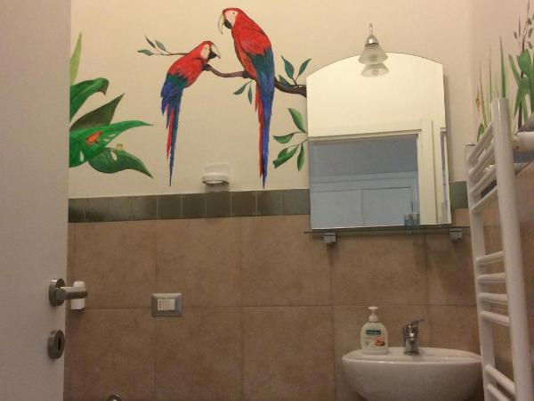 I Tre Arcangeli LT : photo 9 de la chambre chambre double ou lits jumeaux avec salle de bains privative externe